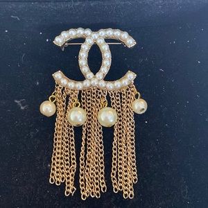 Korea Chanel look brooch